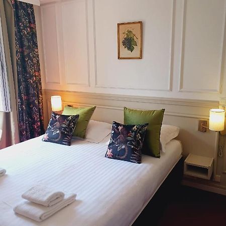 Logis Le Relais Imperial Hotel Saint-Vallier-de-Thiey Екстериор снимка