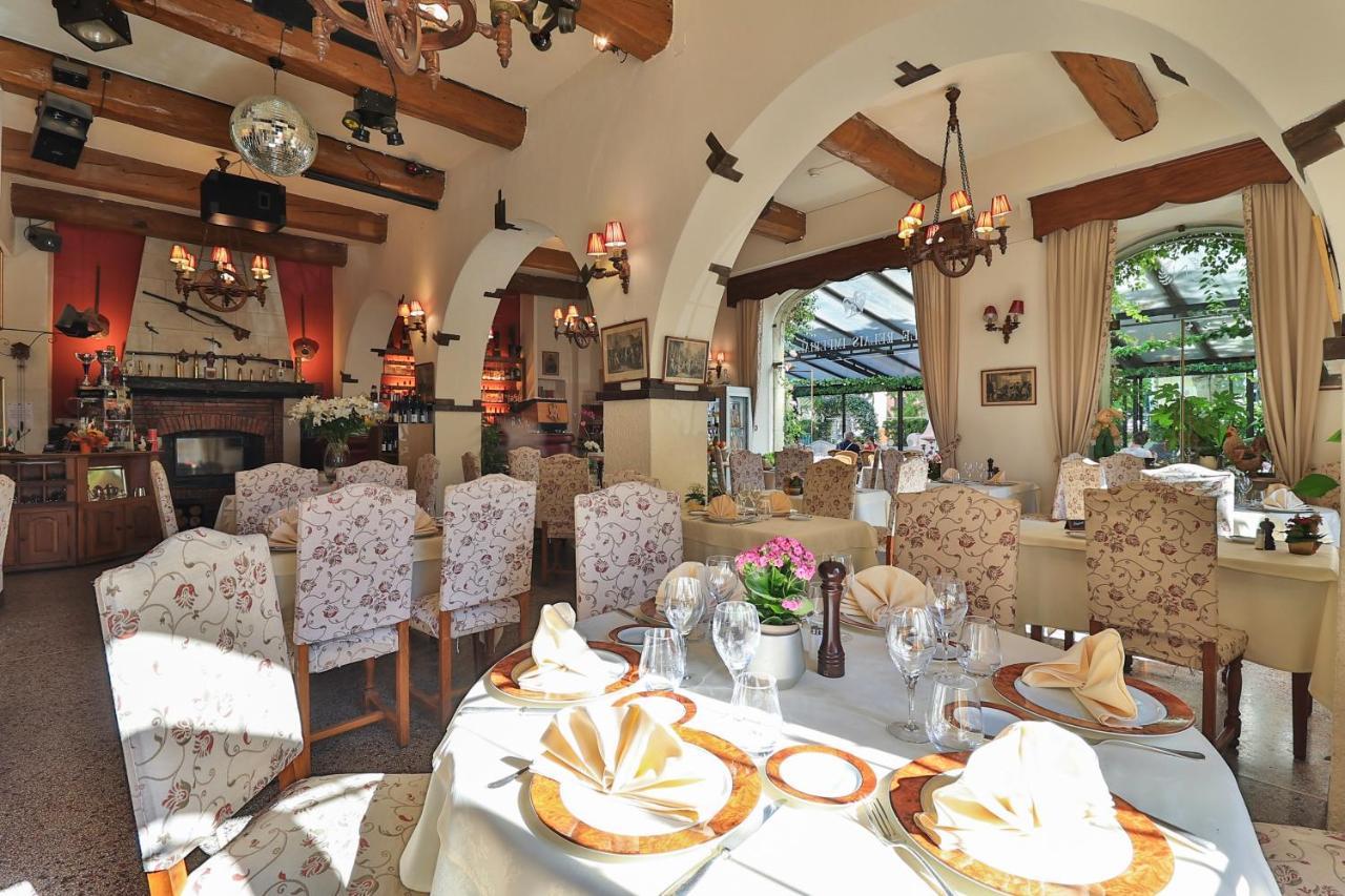 Logis Le Relais Imperial Hotel Saint-Vallier-de-Thiey Екстериор снимка