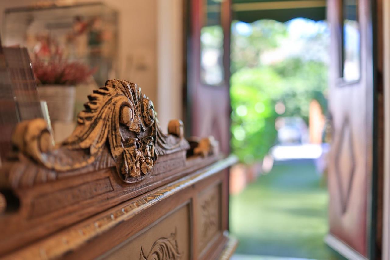 Logis Le Relais Imperial Hotel Saint-Vallier-de-Thiey Екстериор снимка