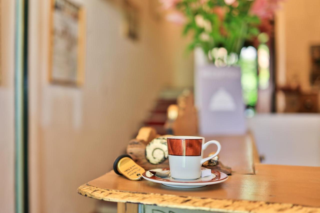 Logis Le Relais Imperial Hotel Saint-Vallier-de-Thiey Екстериор снимка