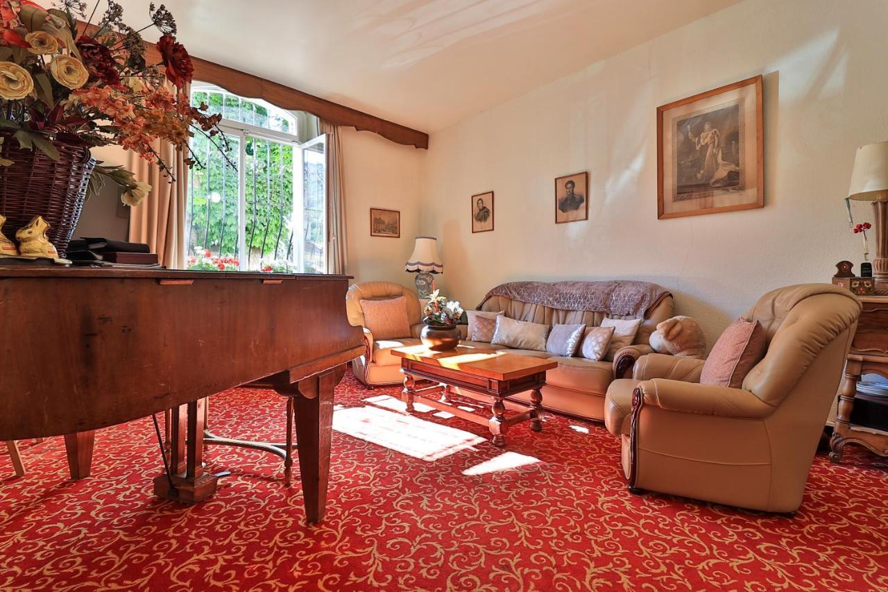 Logis Le Relais Imperial Hotel Saint-Vallier-de-Thiey Екстериор снимка