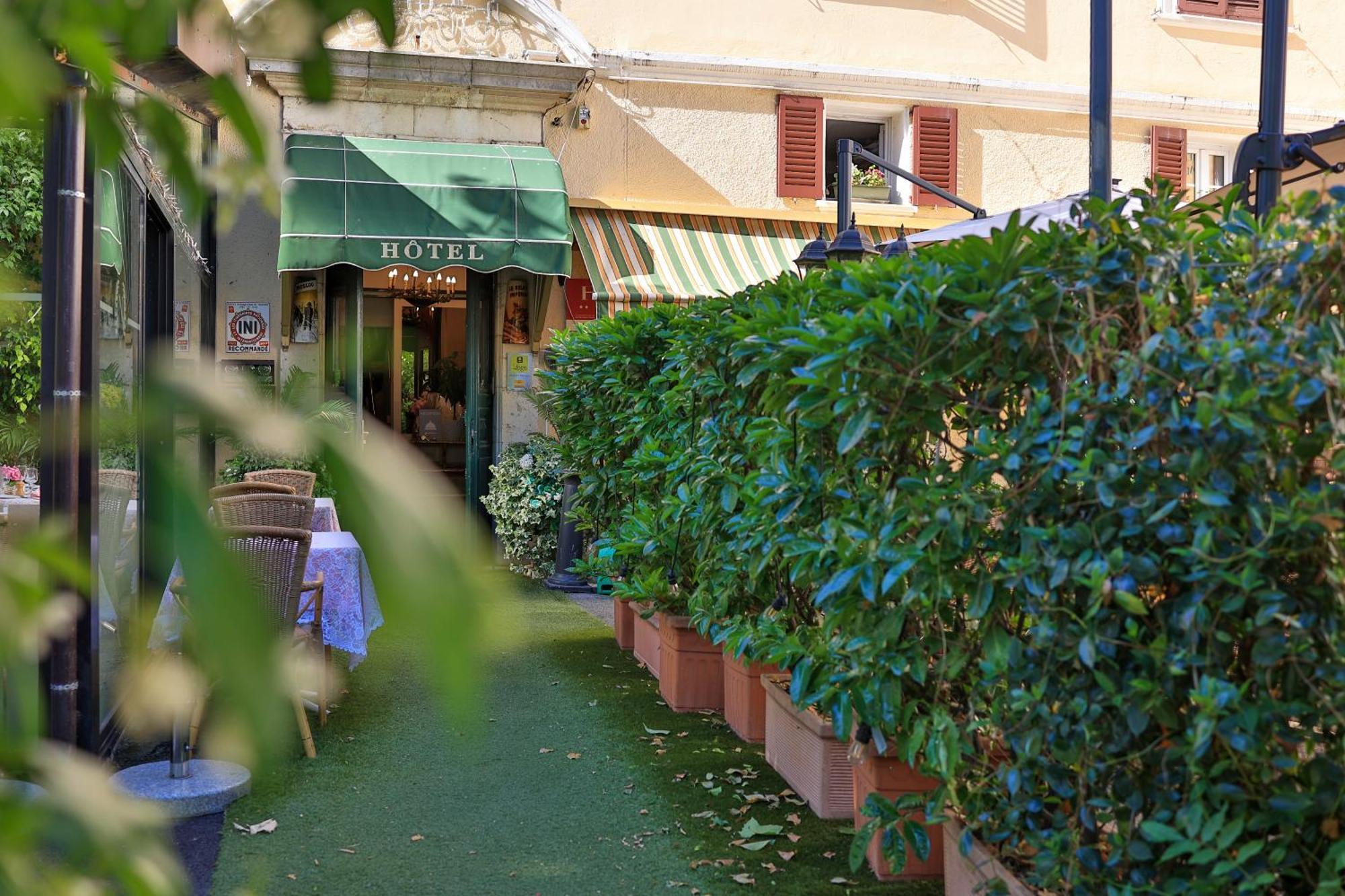 Logis Le Relais Imperial Hotel Saint-Vallier-de-Thiey Екстериор снимка