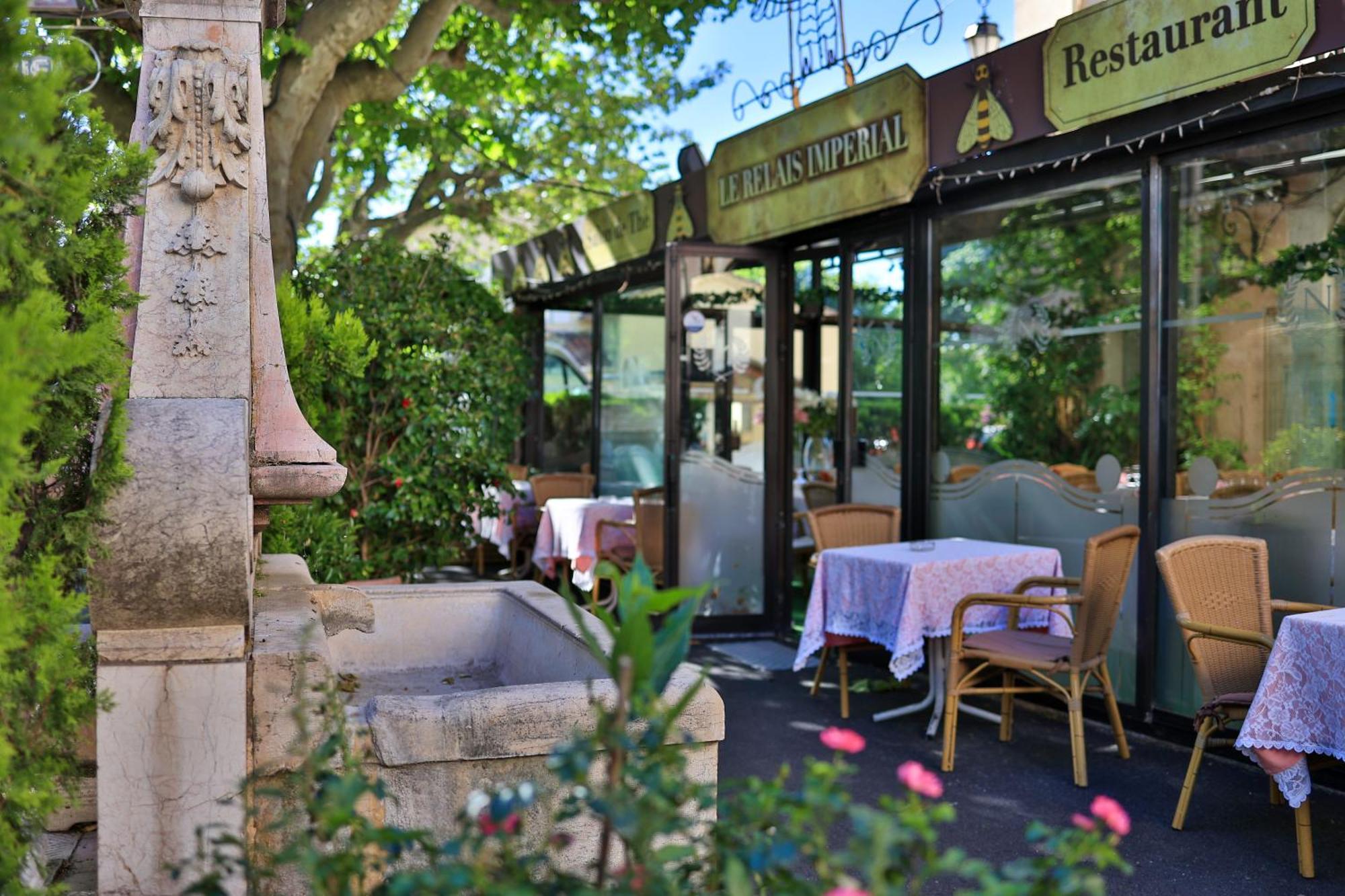 Logis Le Relais Imperial Hotel Saint-Vallier-de-Thiey Екстериор снимка