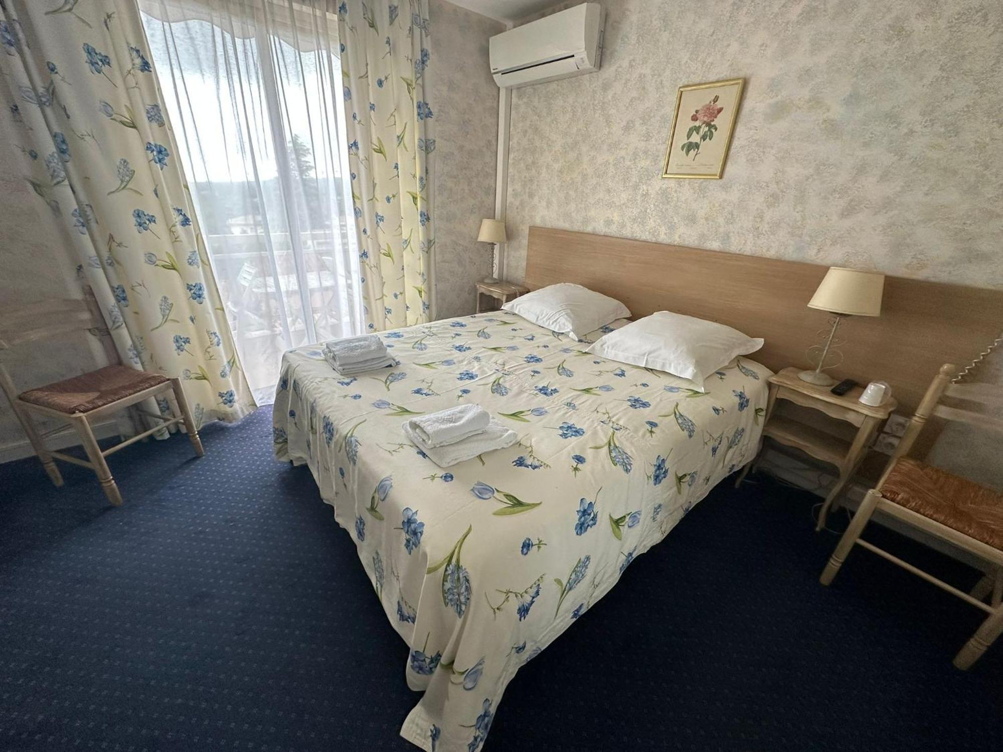 Logis Le Relais Imperial Hotel Saint-Vallier-de-Thiey Екстериор снимка