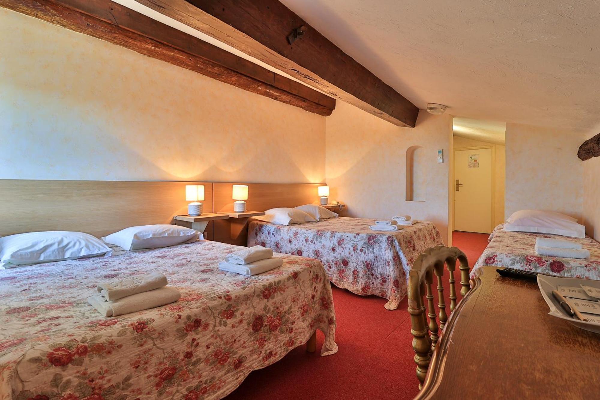 Logis Le Relais Imperial Hotel Saint-Vallier-de-Thiey Екстериор снимка