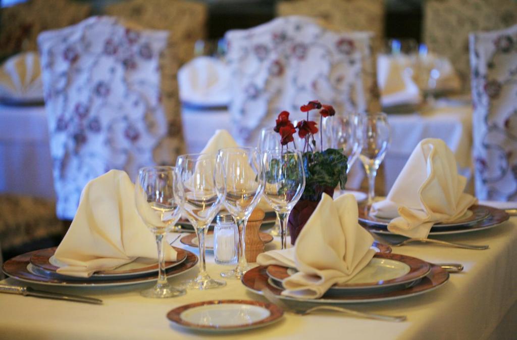 Logis Le Relais Imperial Hotel Saint-Vallier-de-Thiey Екстериор снимка